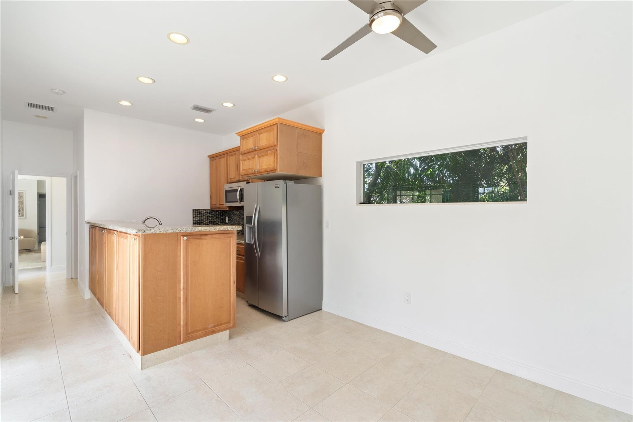 750 NW 37th St