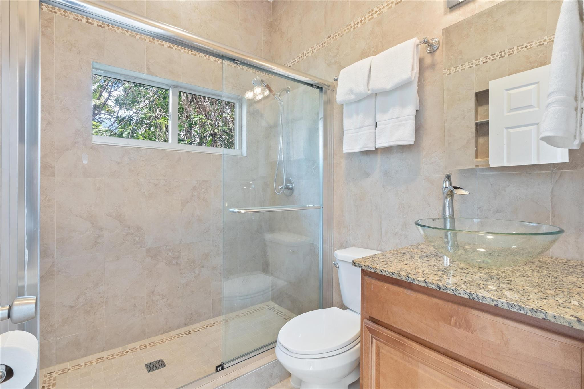 750 NW 37th St