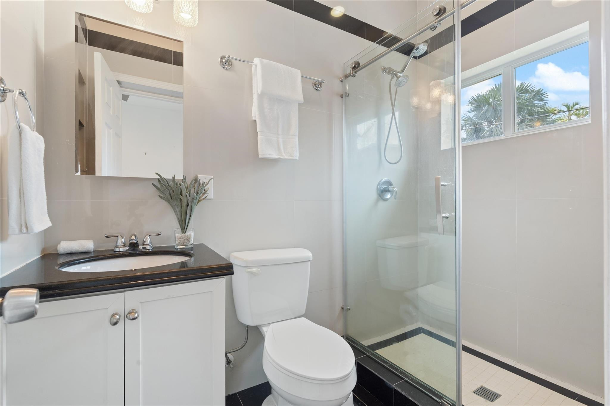750 NW 37th St