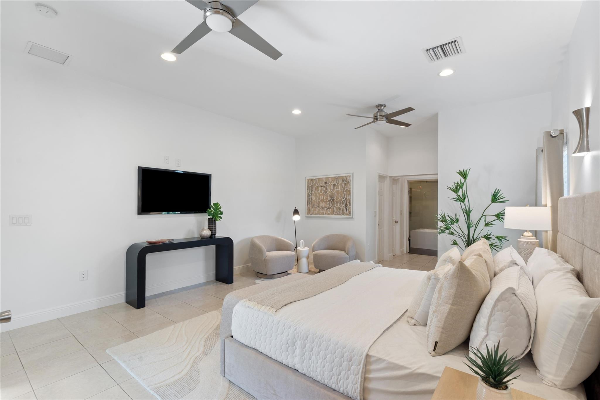 750 NW 37th St