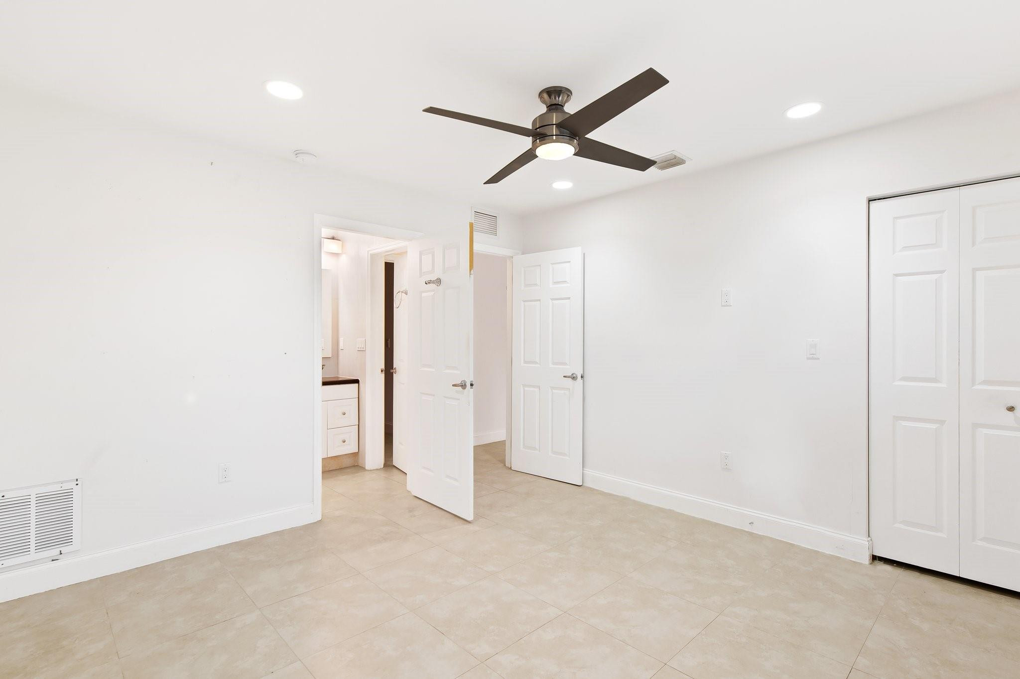 340 NW 35th St