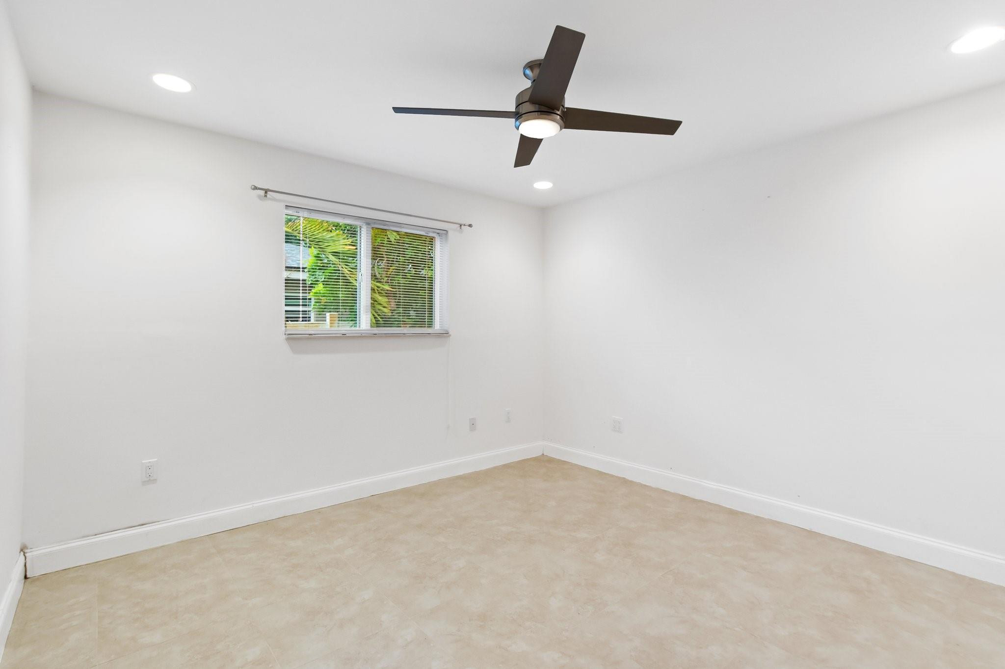 340 NW 35th St