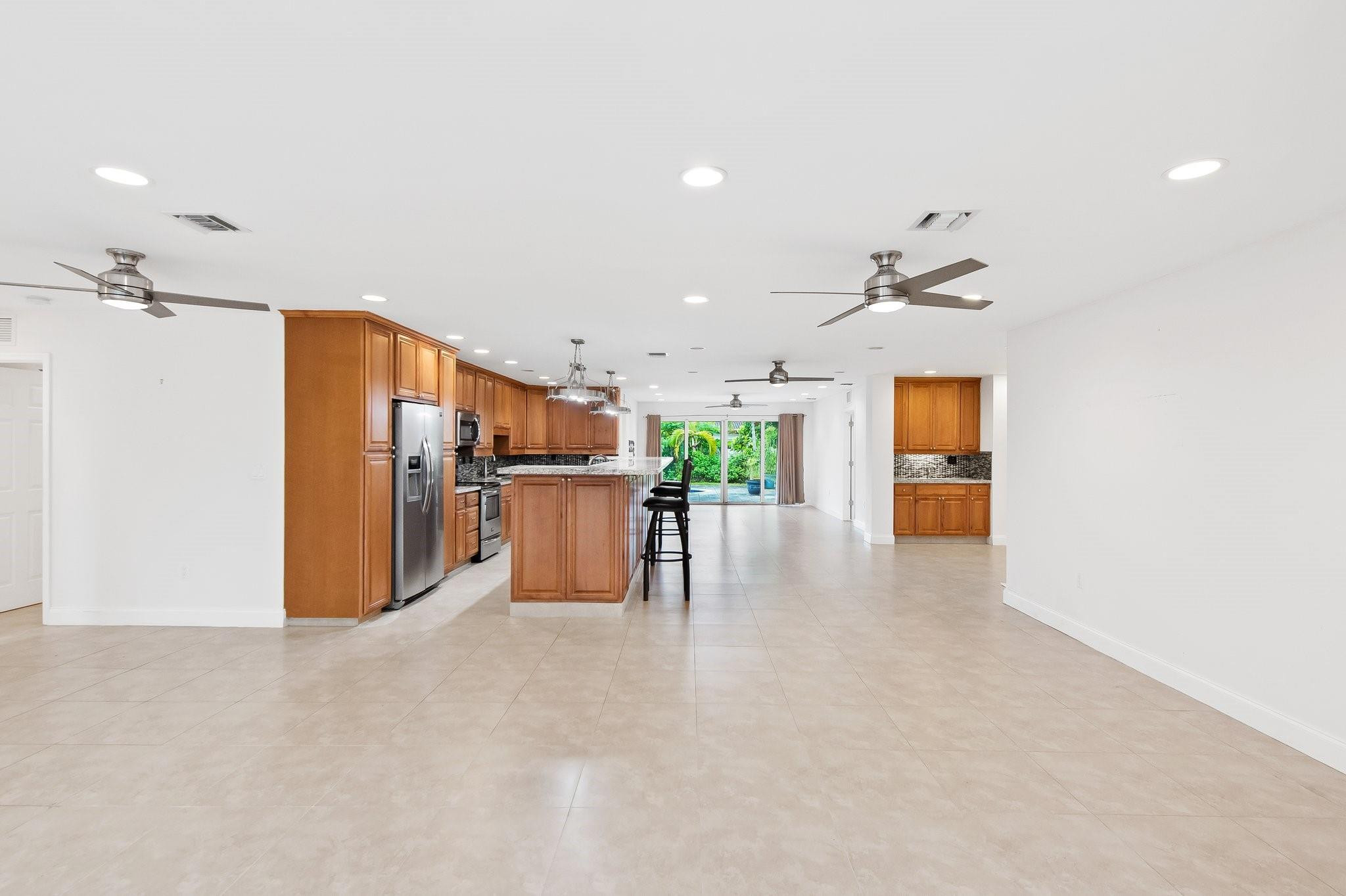 340 NW 35th St