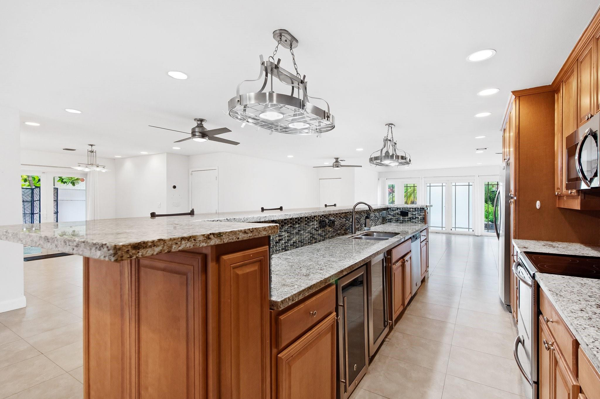 340 NW 35th St