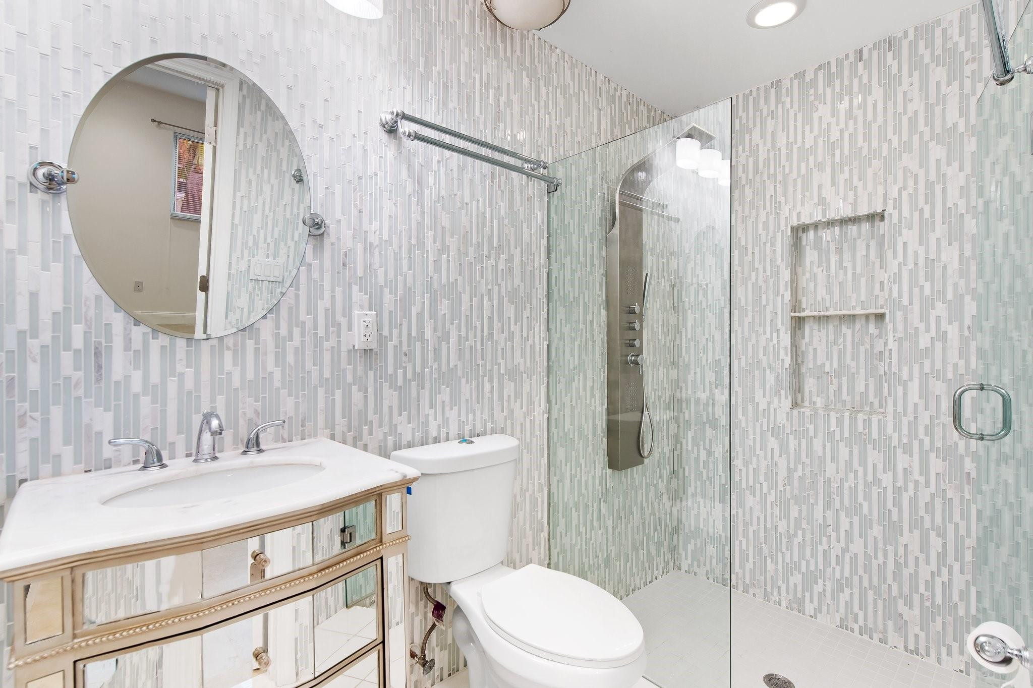 340 NW 35th St