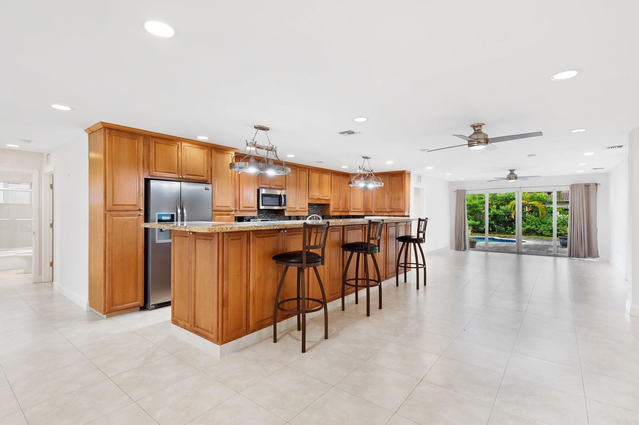 340 NW 35th St