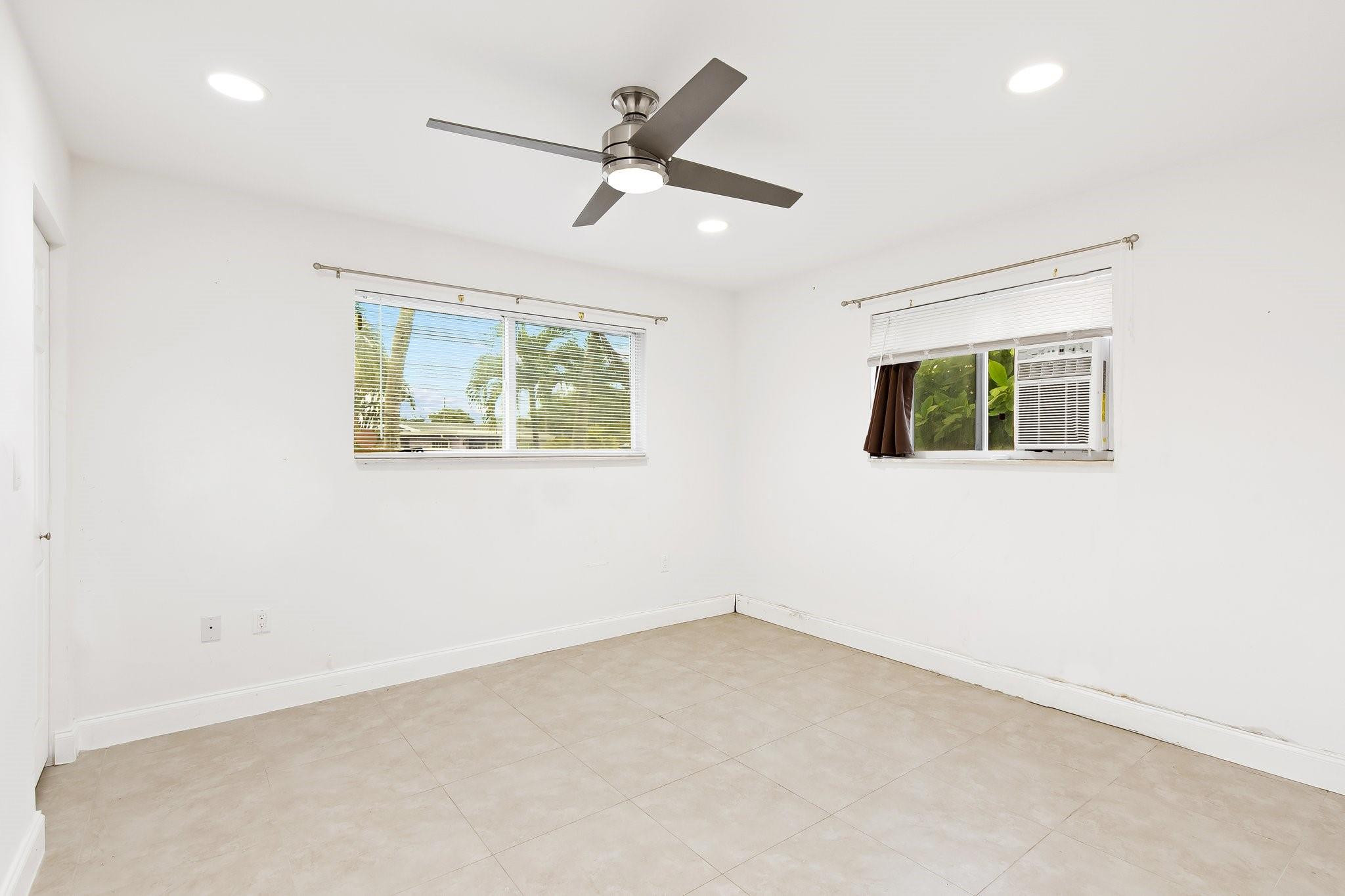 340 NW 35th St