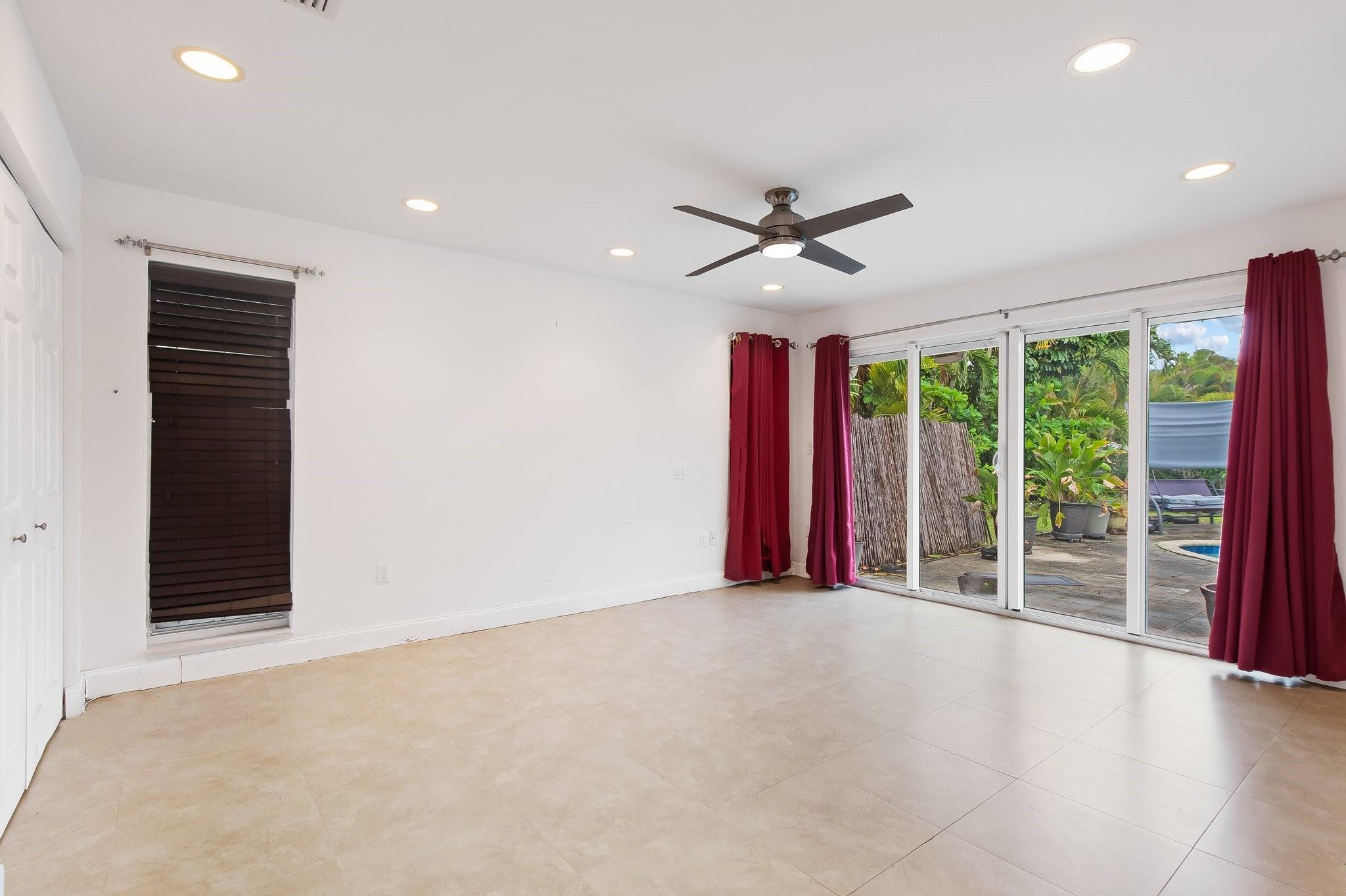 340 NW 35th St
