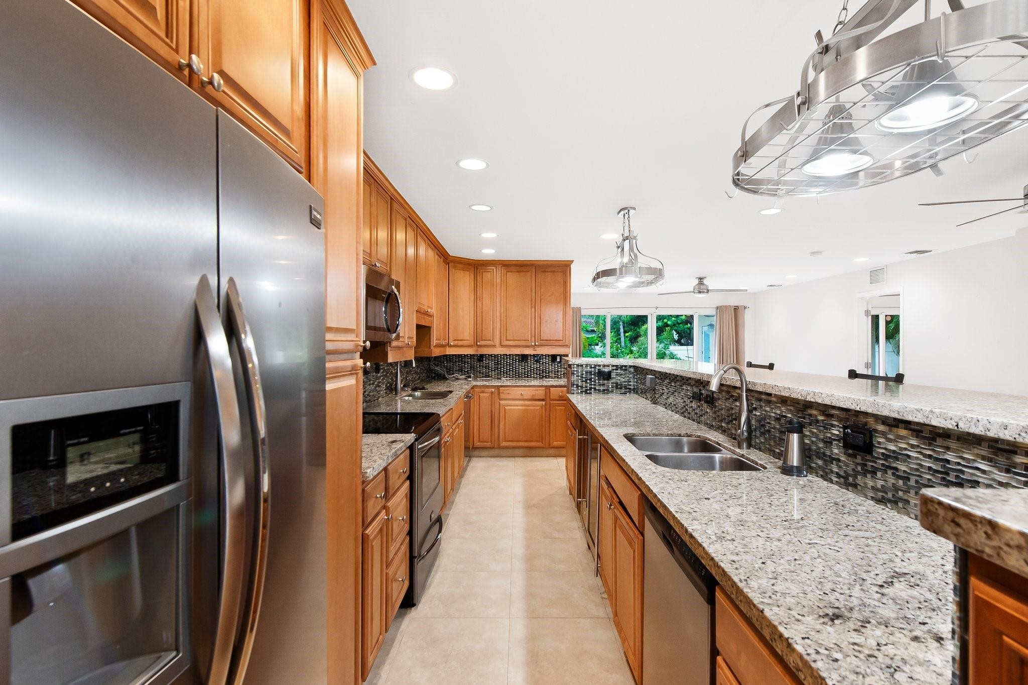 340 NW 35th St