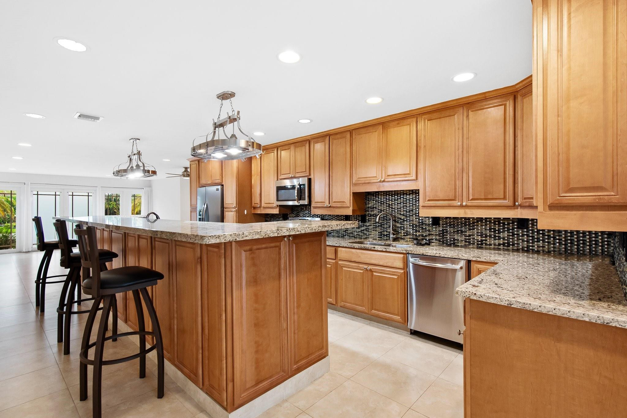 340 NW 35th St