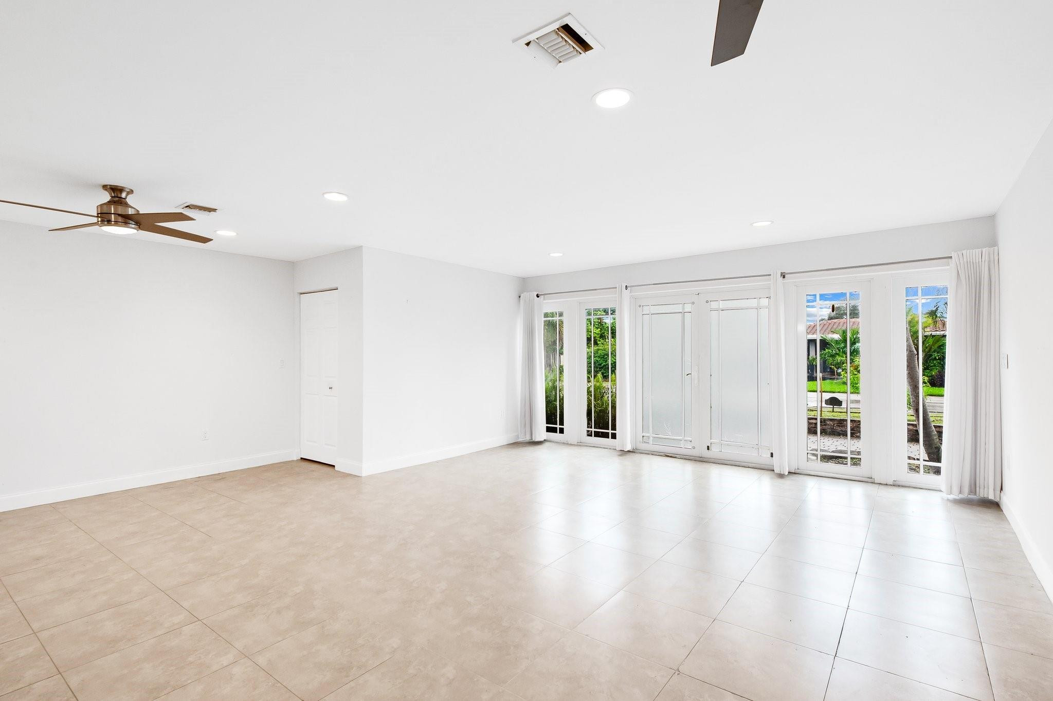 340 NW 35th St