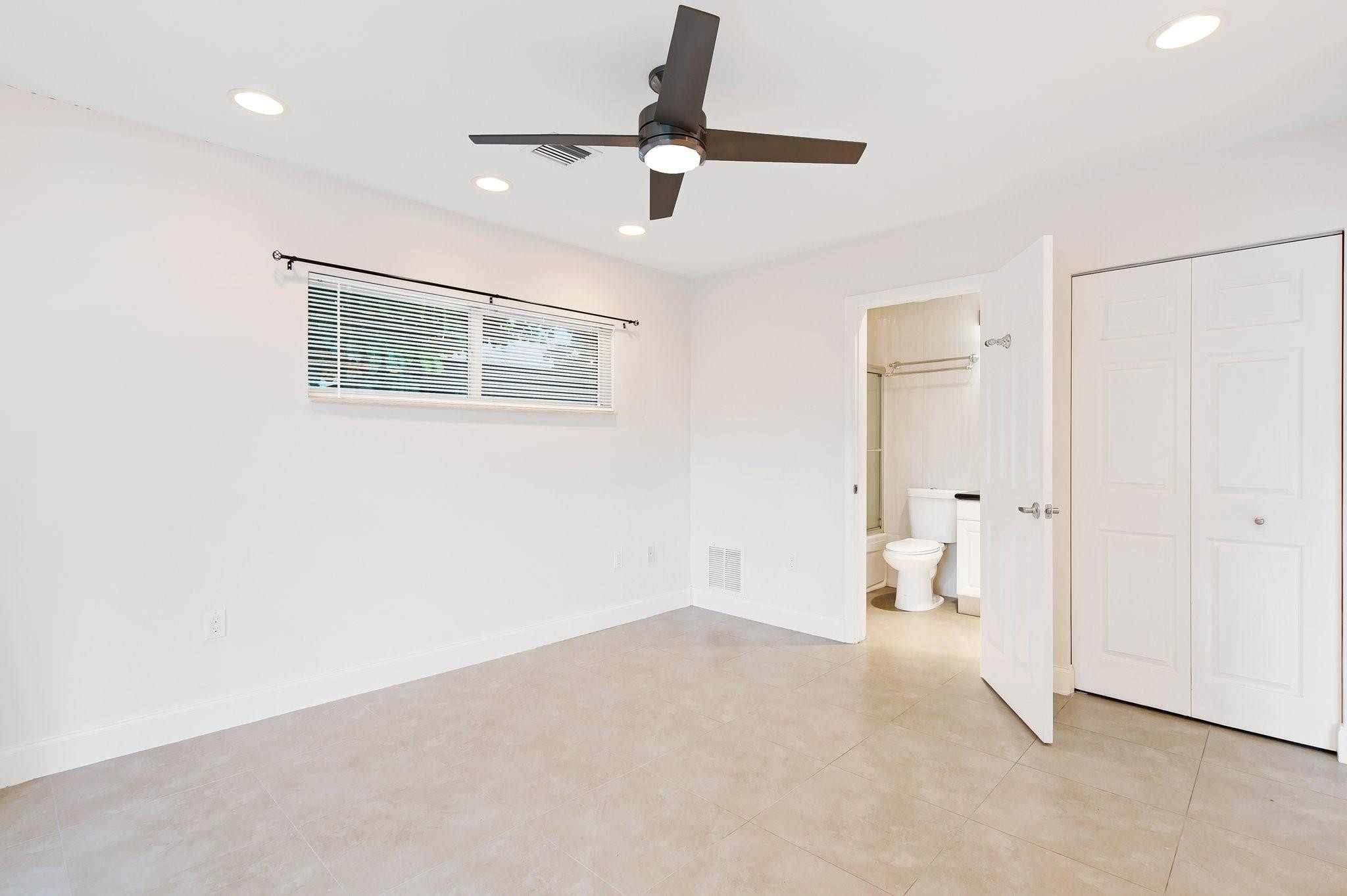 340 NW 35th St