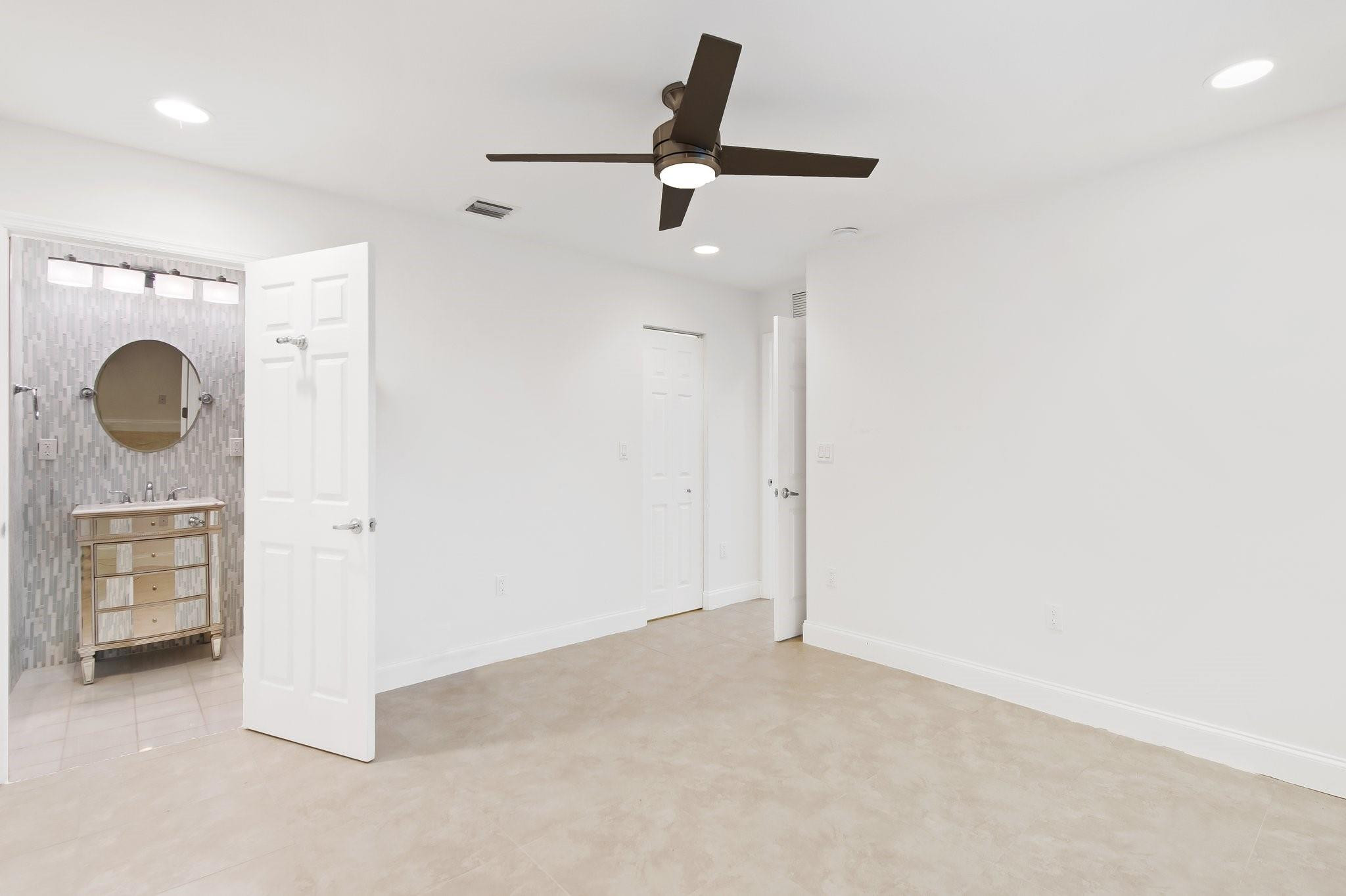 340 NW 35th St