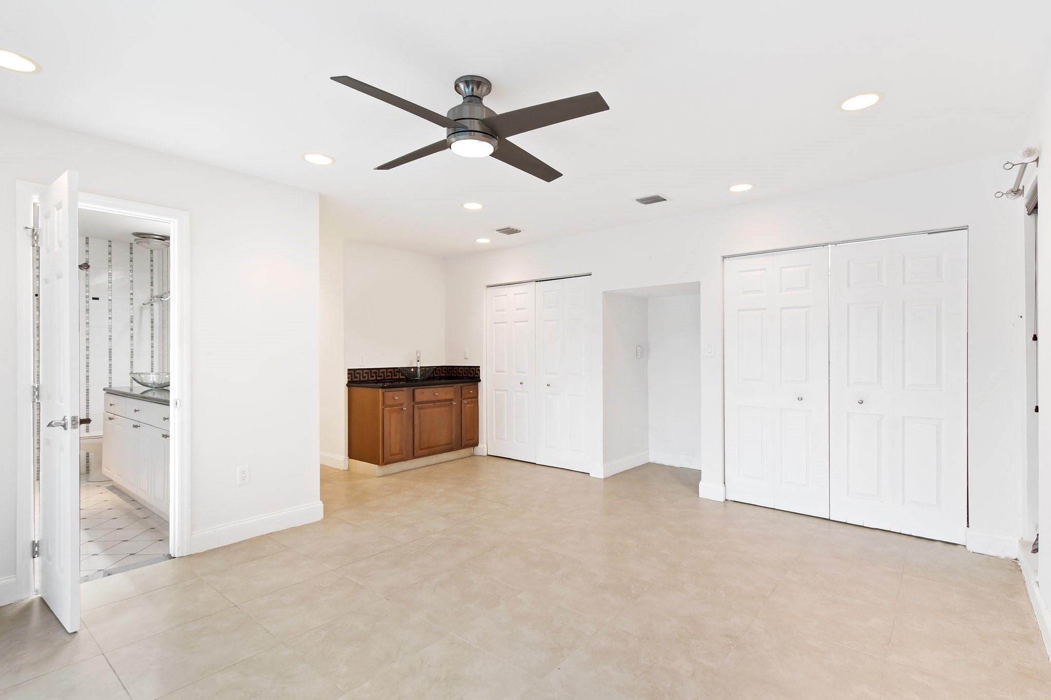 340 NW 35th St