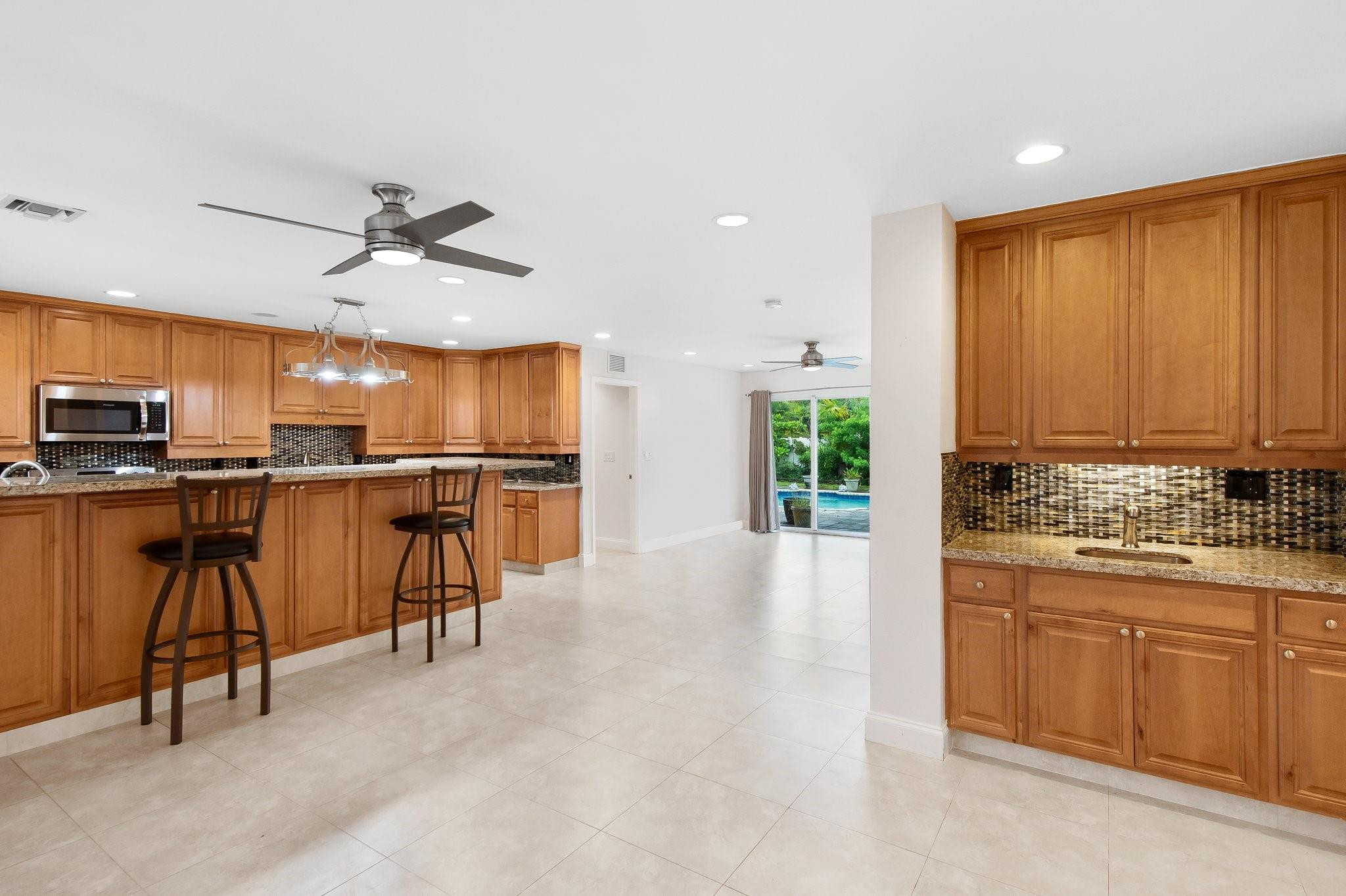 340 NW 35th St
