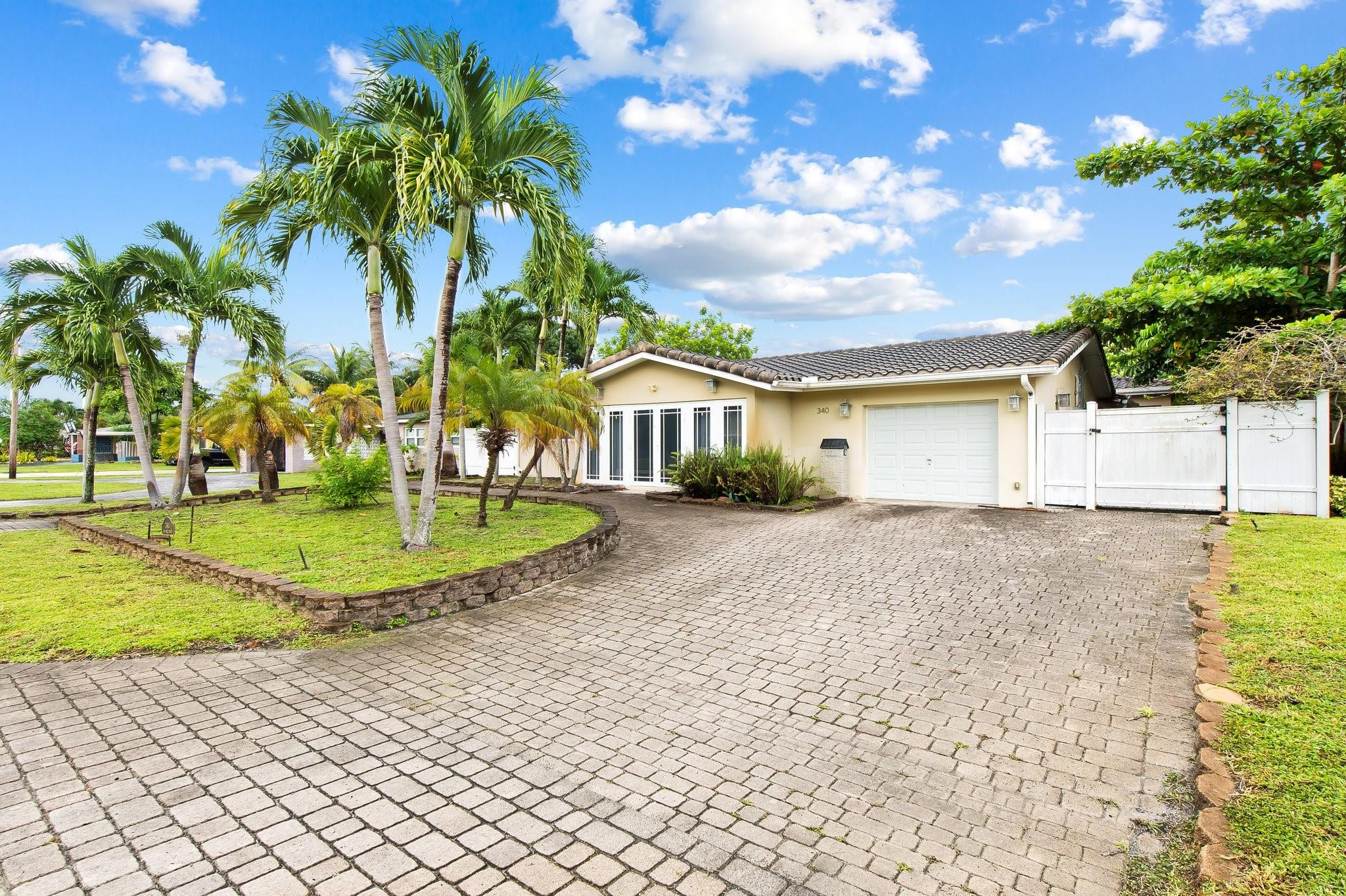 340 NW 35th St