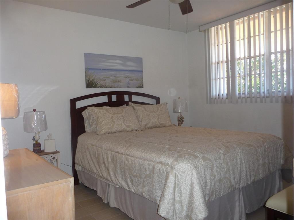 4500 N Federal Hwy 328D