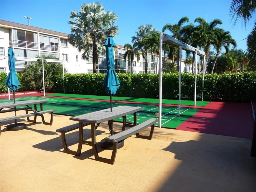 4500 N Federal Hwy 328D