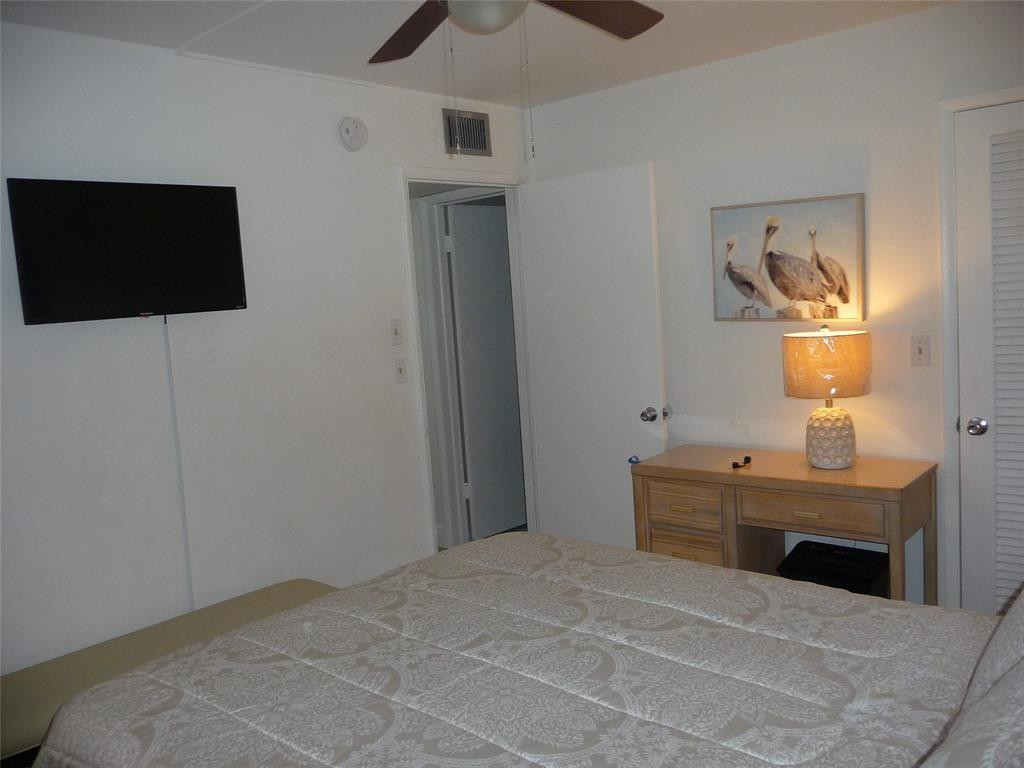 4500 N Federal Hwy 328D