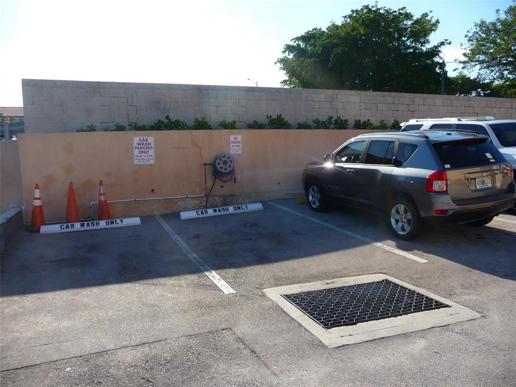 4500 N Federal Hwy 328D