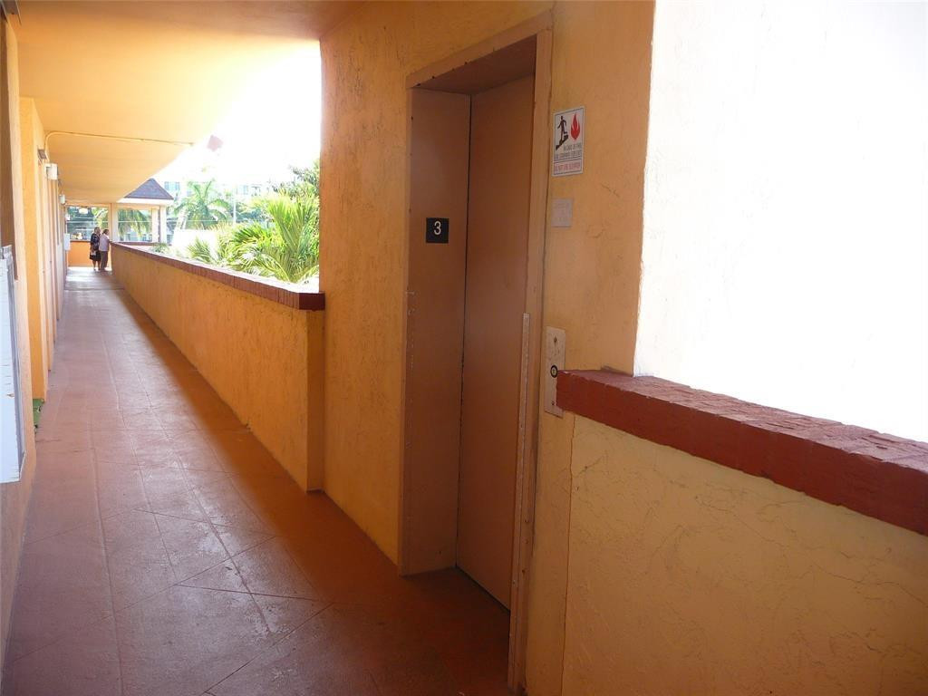 4500 N Federal Hwy 328D