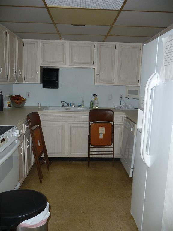 4500 N Federal Hwy 328D