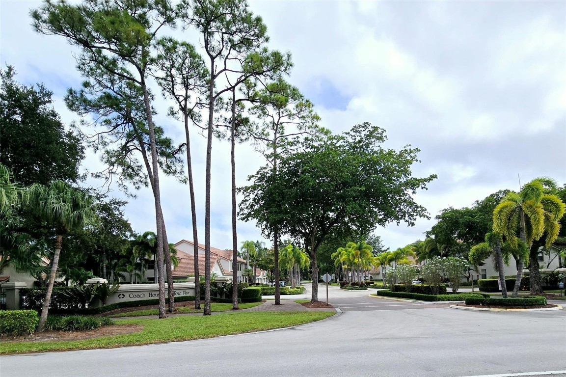 5771 Coach House Cir E