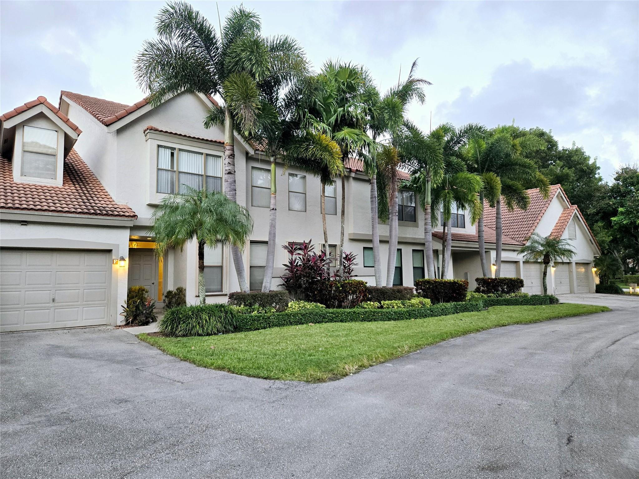 5771 Coach House Cir E