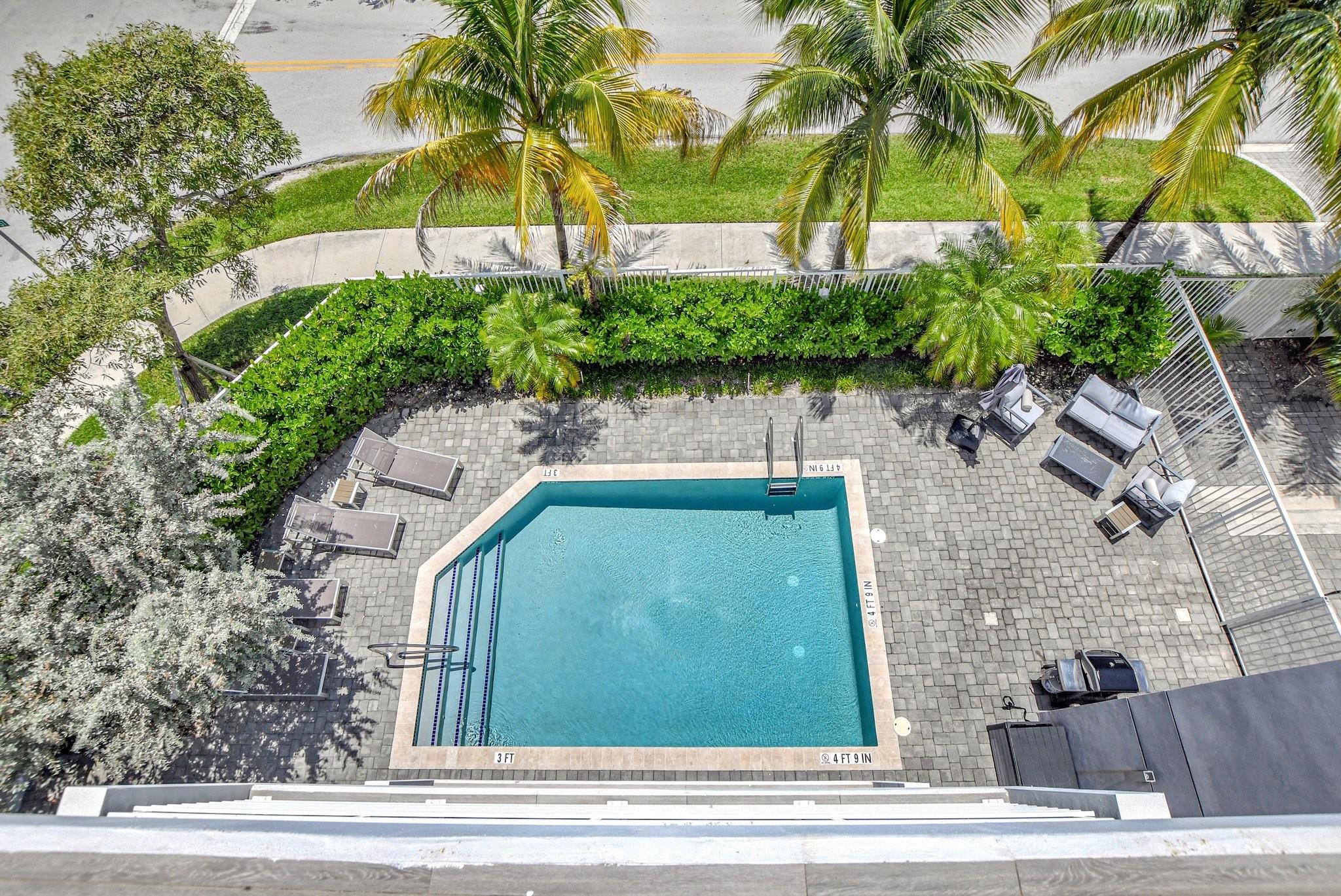 51 SE 19th Avenue #403