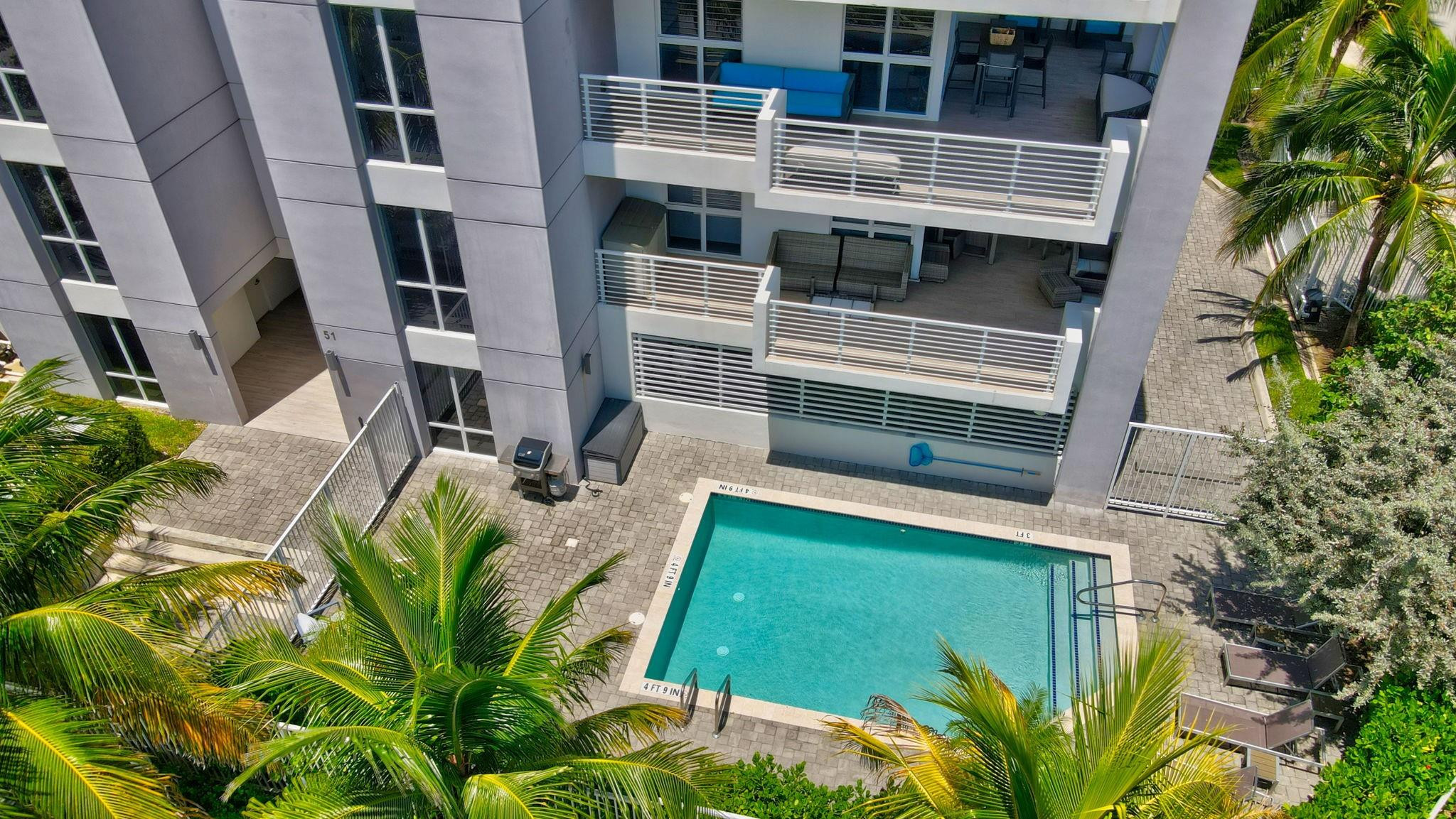 51 SE 19th Avenue #403