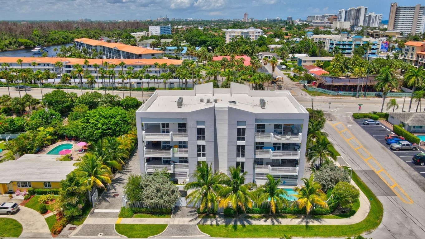 51 SE 19th Avenue #403