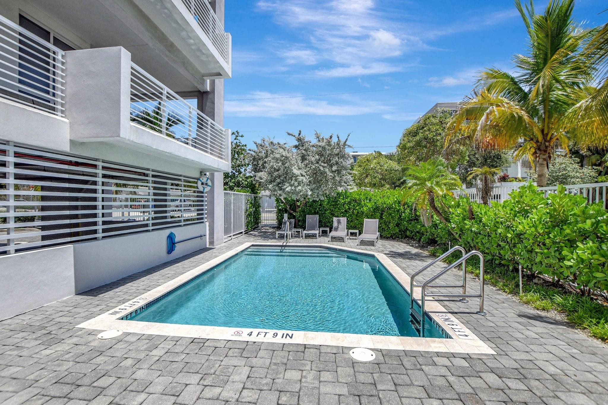 51 SE 19th Avenue #403