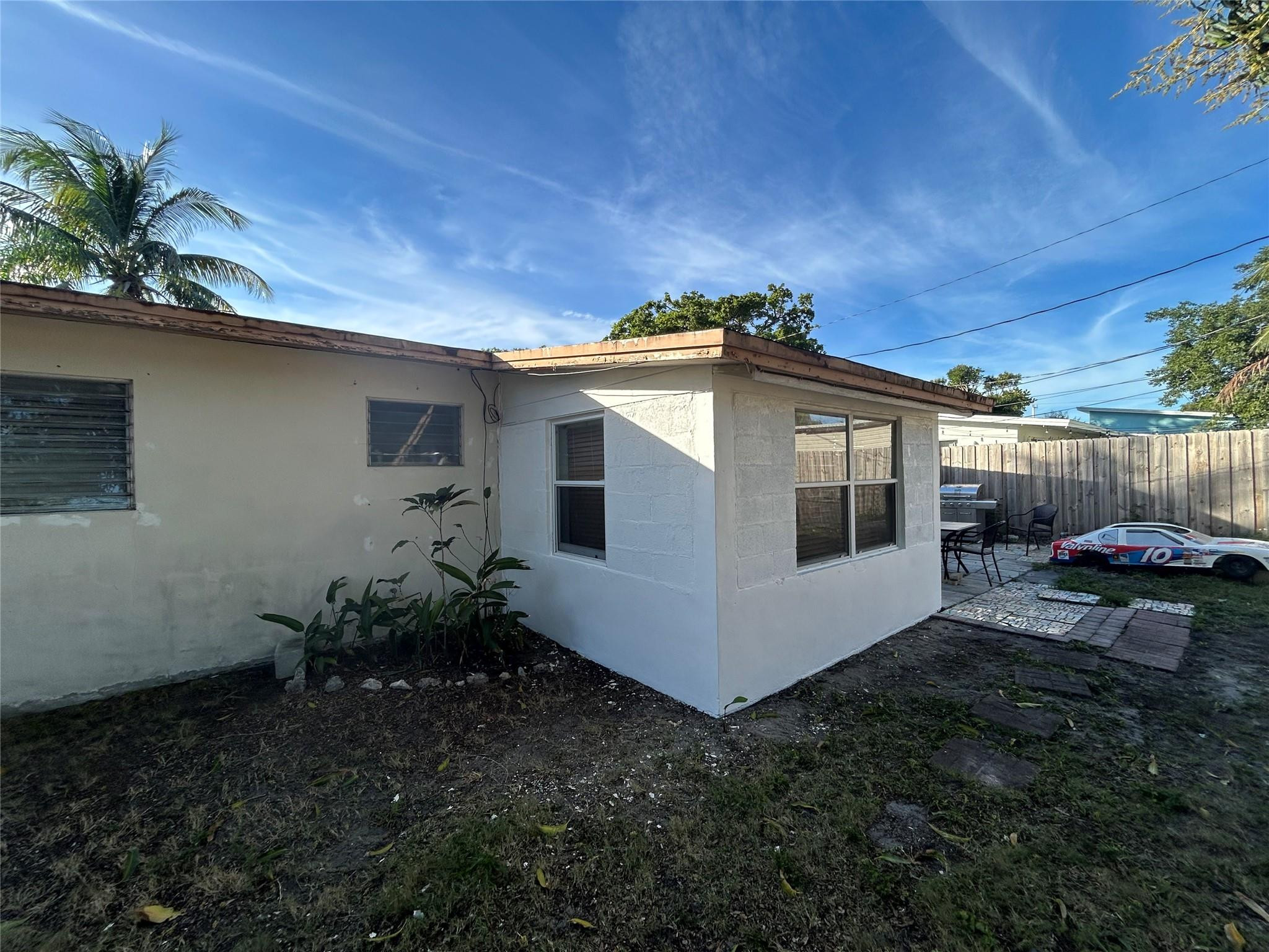 216 NE 15th Ave