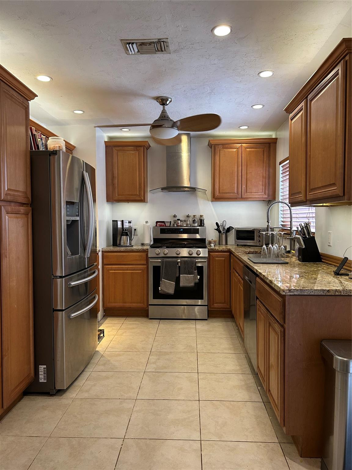 216 NE 15th Ave