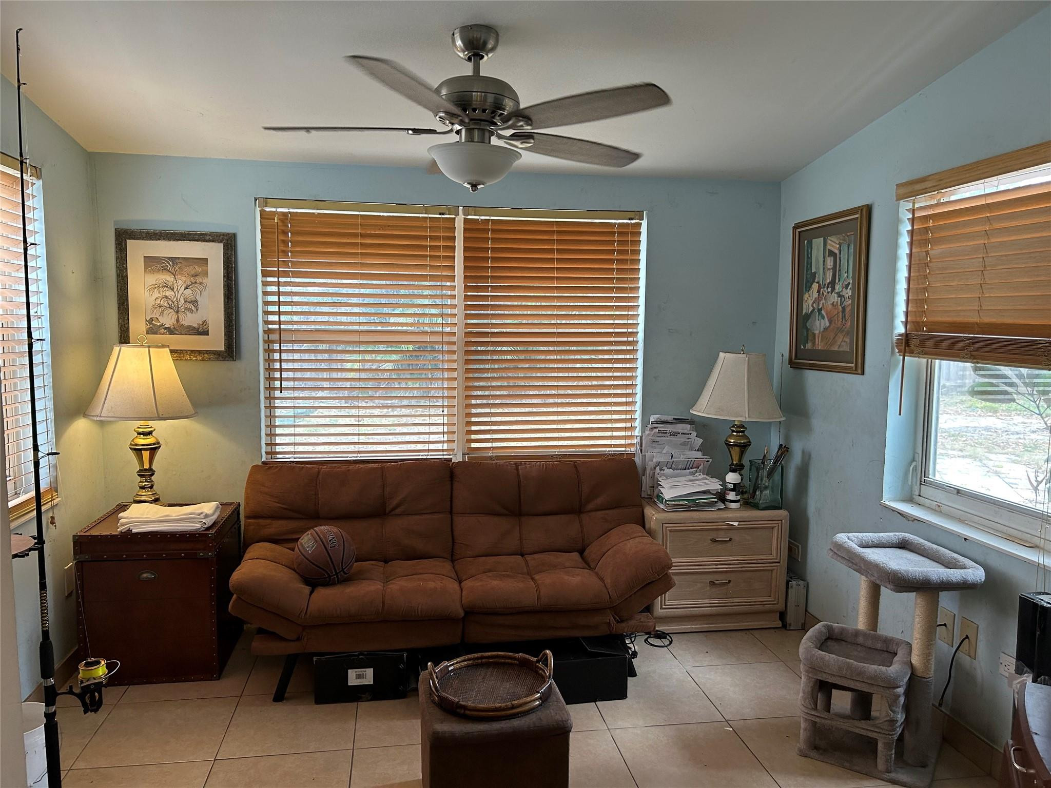 216 NE 15th Ave