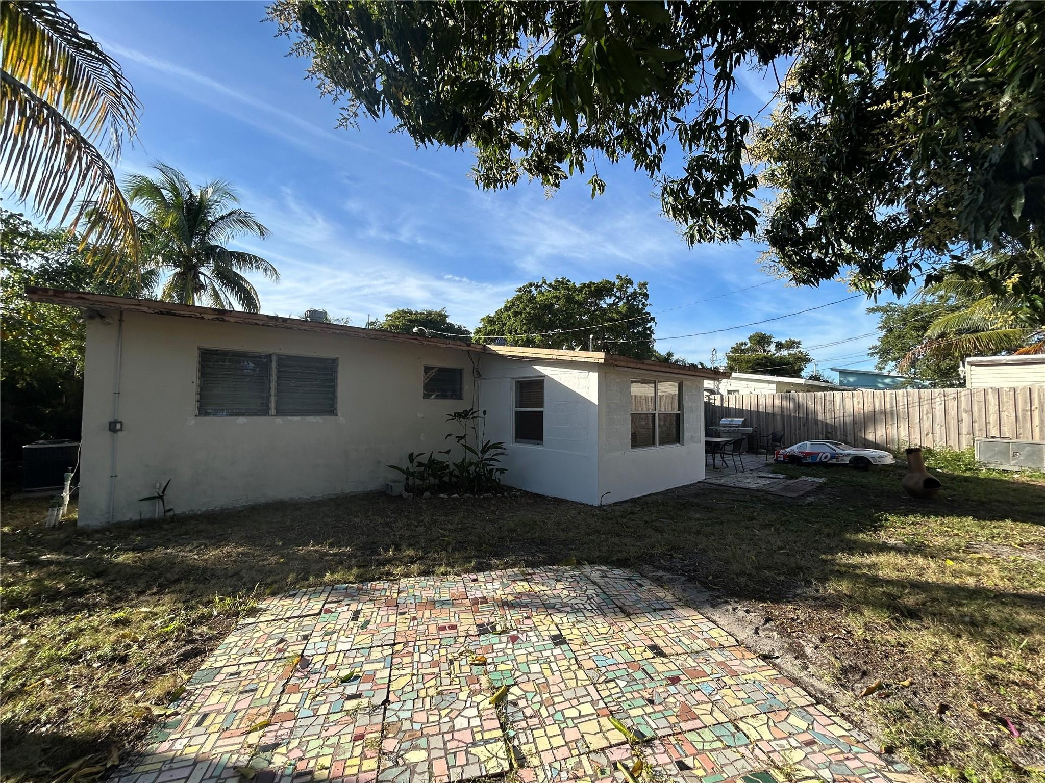 216 NE 15th Ave