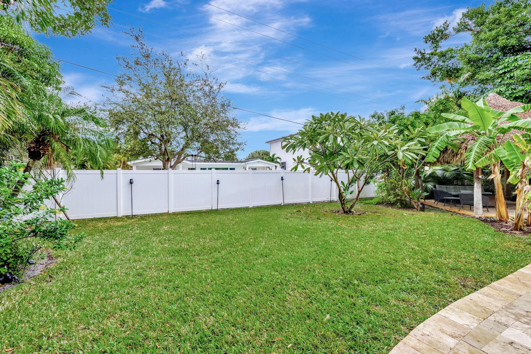 445 E Rd