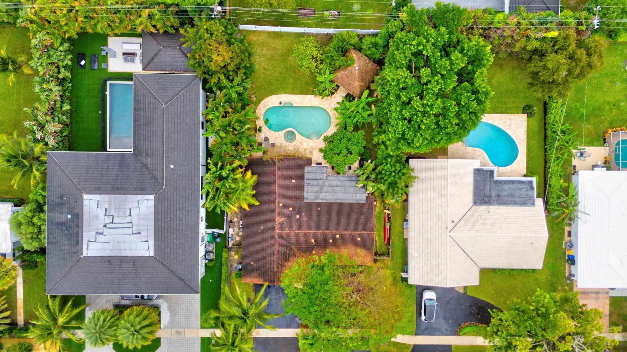 445 E Rd