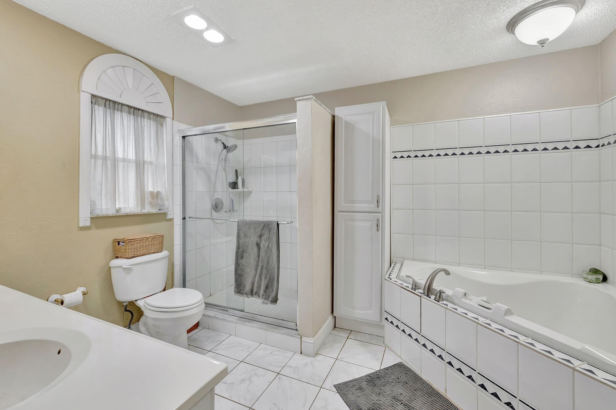 445 E Rd