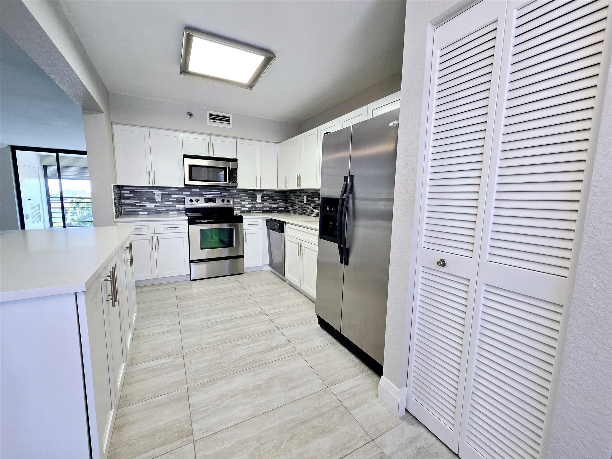 7580 Regency Lake Dr 402