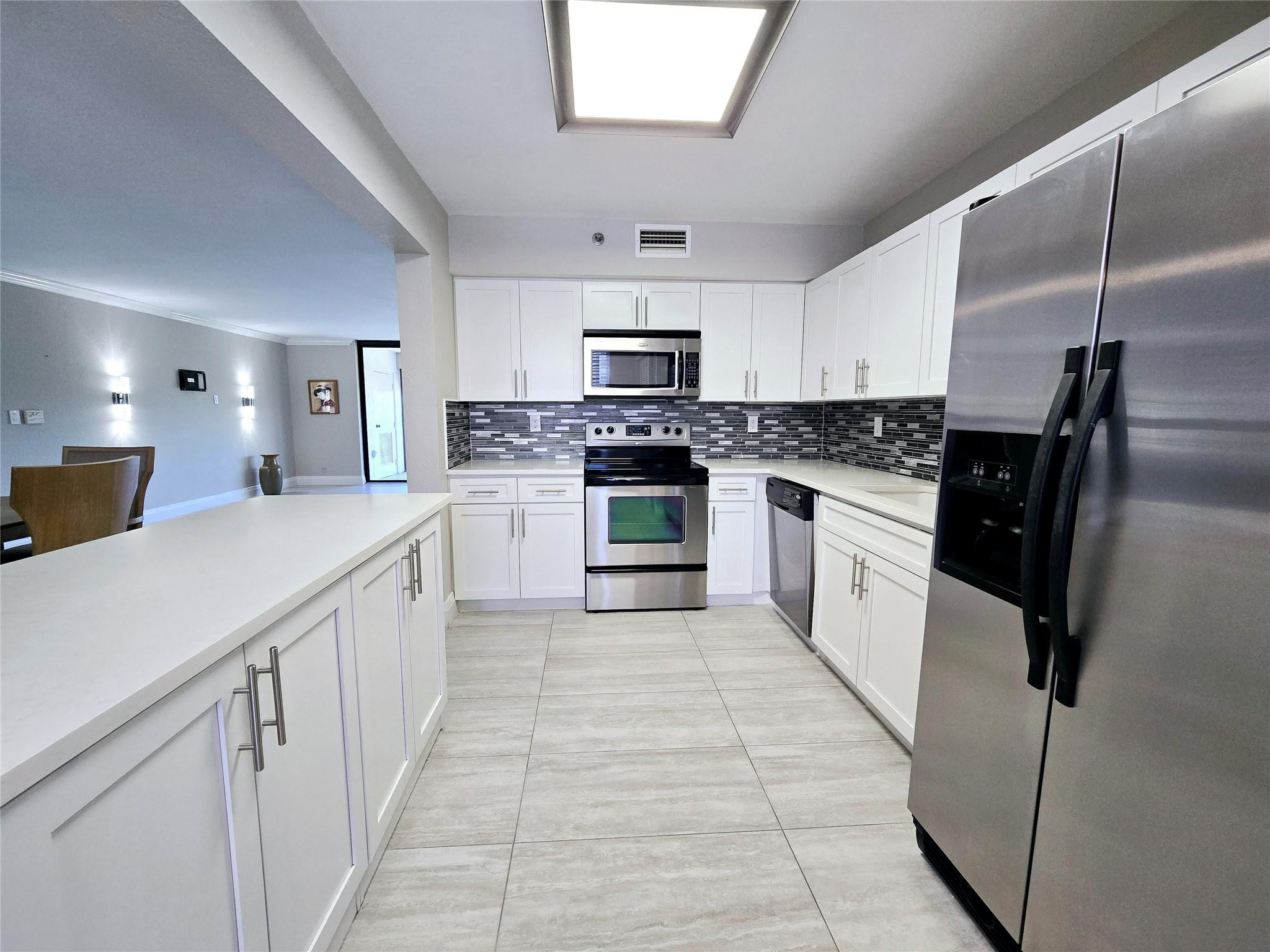 7580 Regency Lake Dr 402