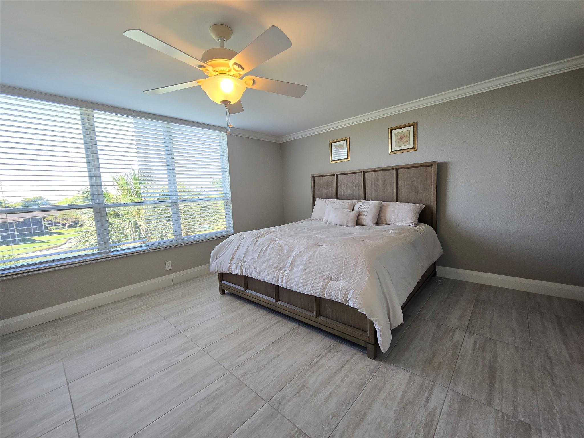 7580 Regency Lake Dr 402