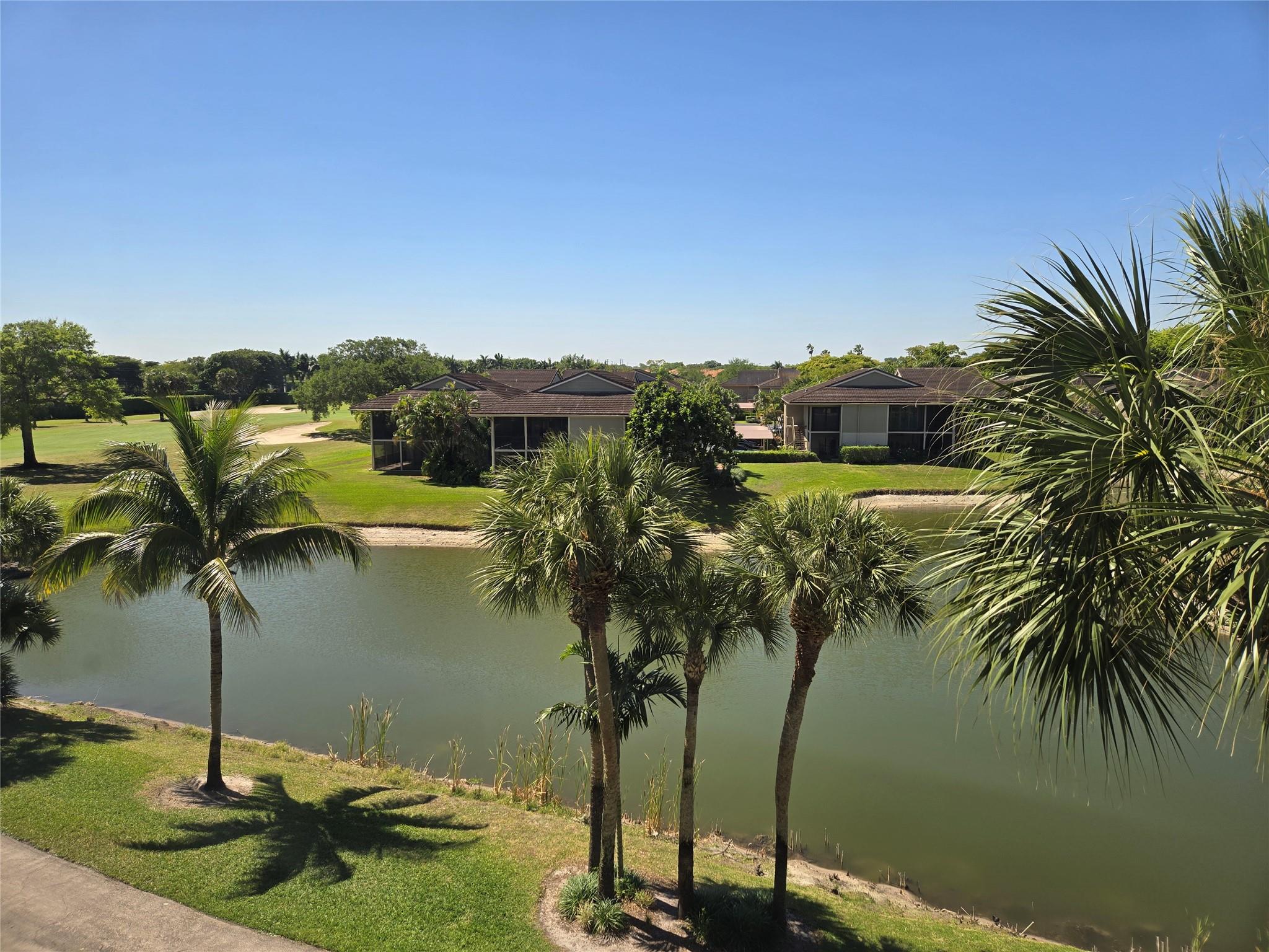 7580 Regency Lake Dr 402