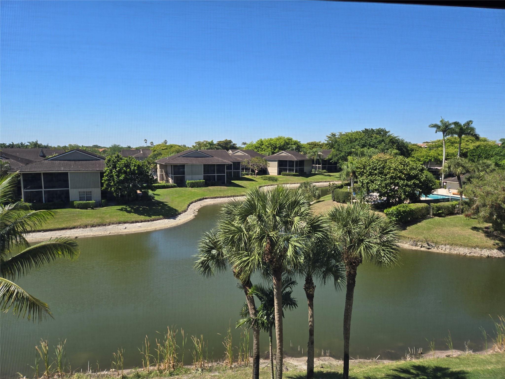 7580 Regency Lake Dr 402