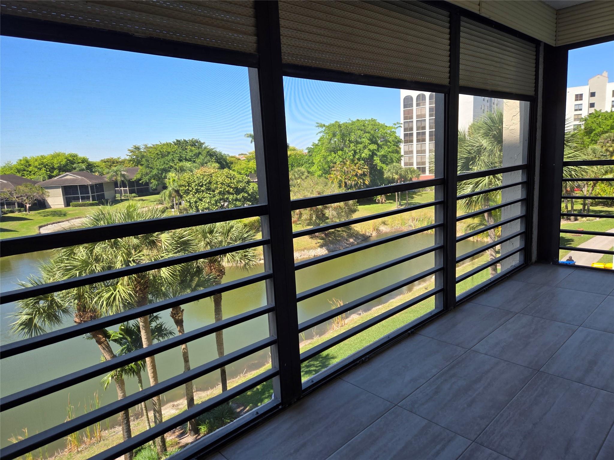 7580 Regency Lake Dr 402