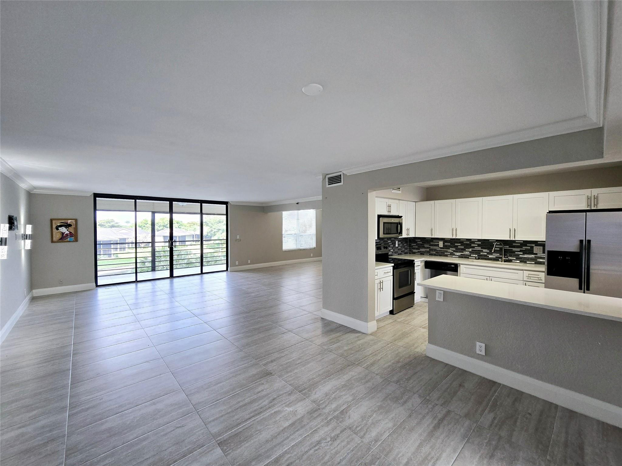 7580 Regency Lake Dr 402