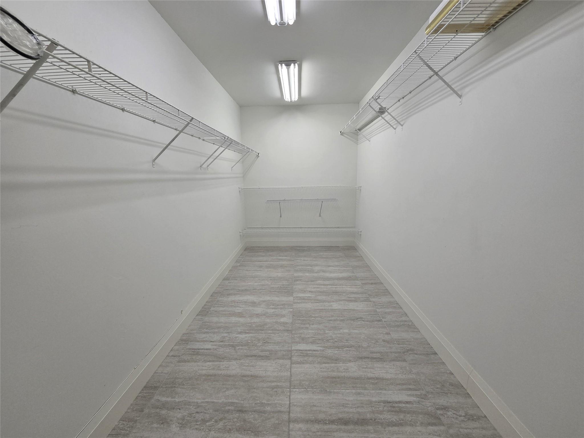 7580 Regency Lake Dr 402