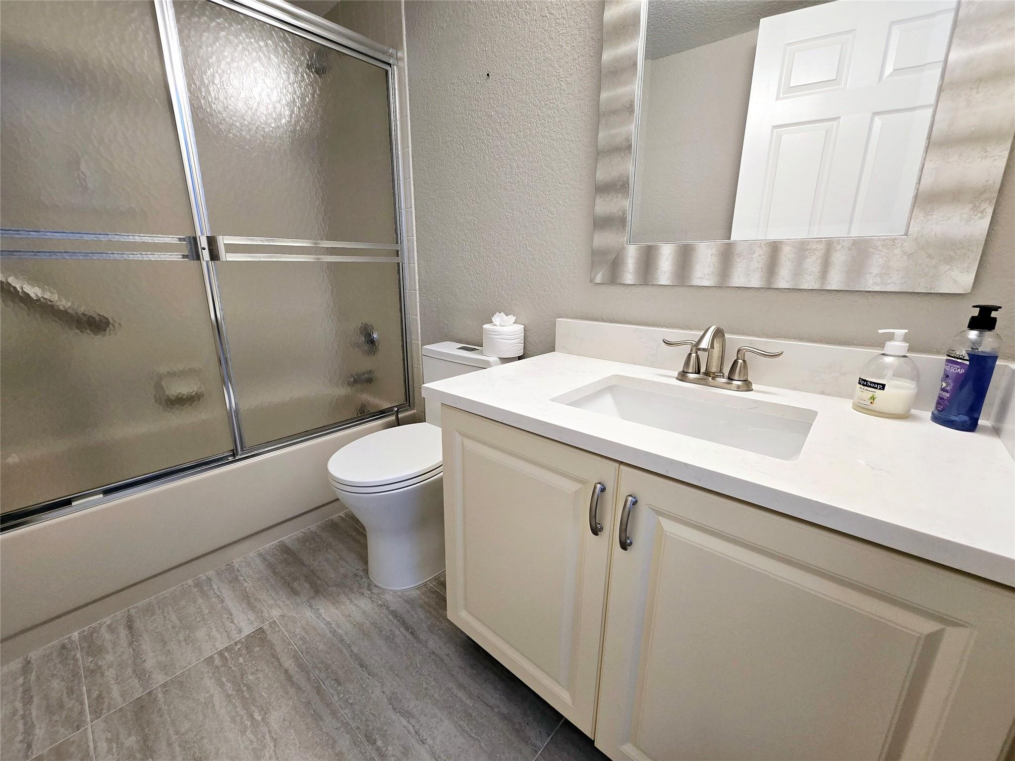 7580 Regency Lake Dr 402