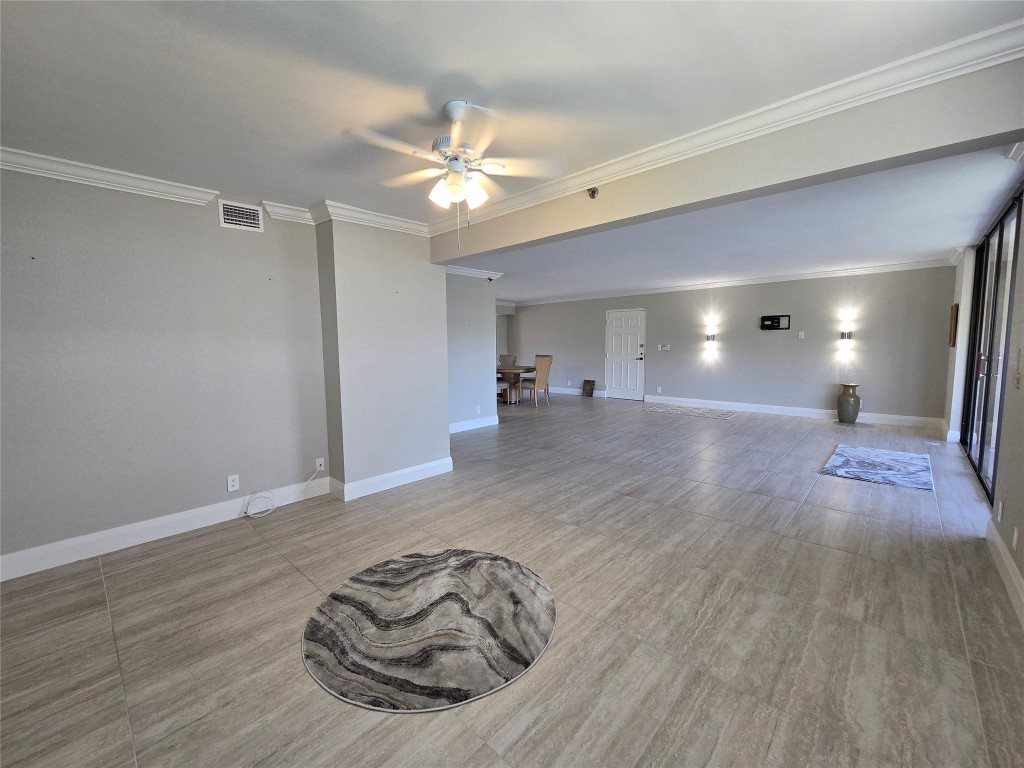 7580 Regency Lake Dr 402