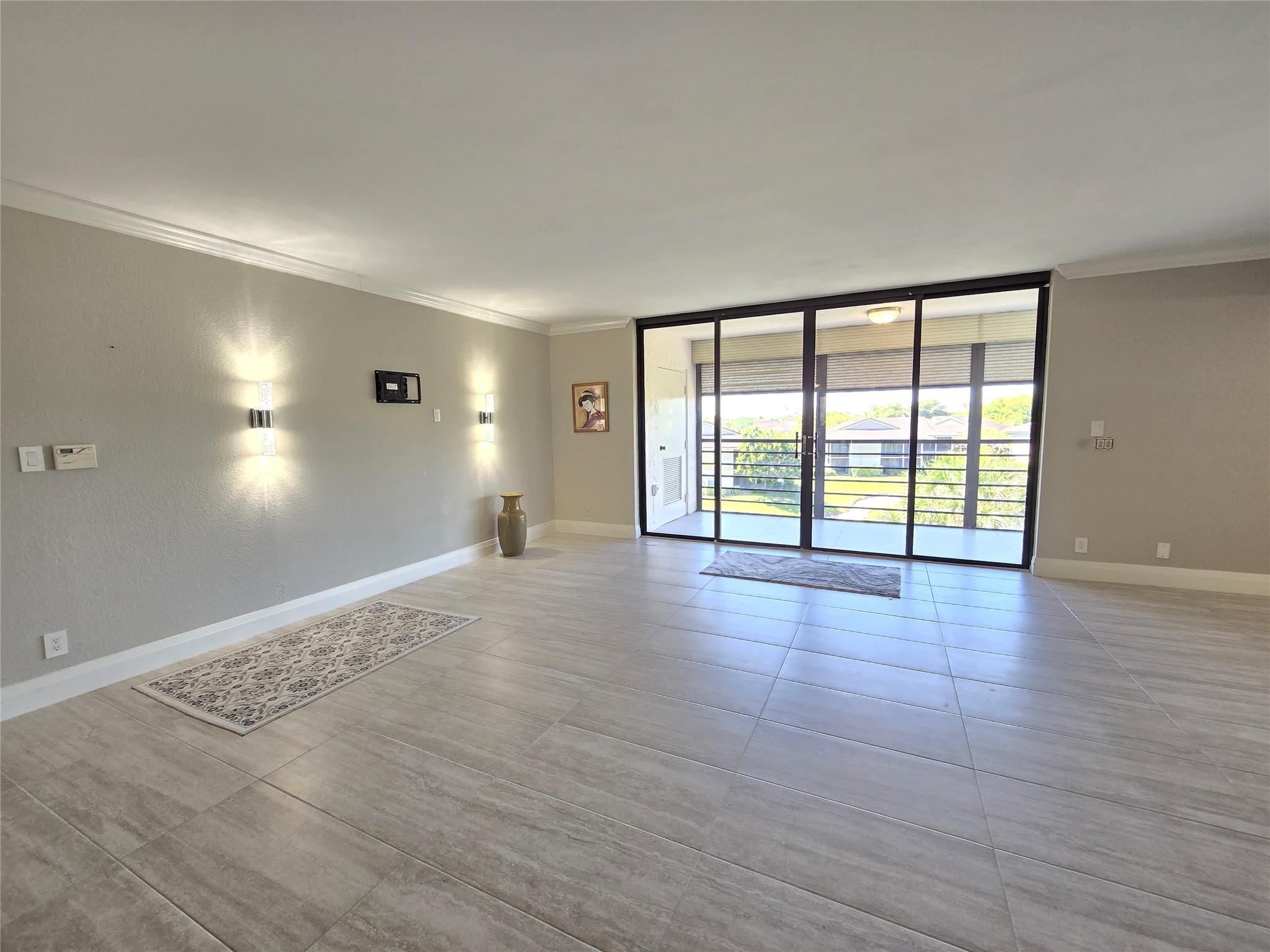 7580 Regency Lake Dr 402